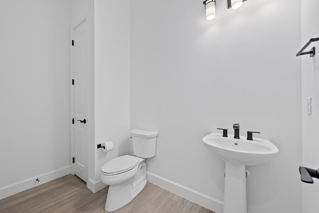 For Sale: $1,099,000 (4 beds, 3 baths, 2951 Square Feet)