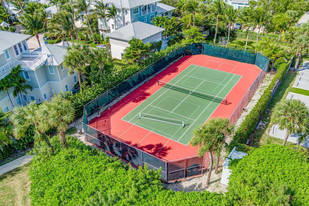 合同活跃: $7,500 (2 贝兹, 2 浴室, 1332 平方英尺)