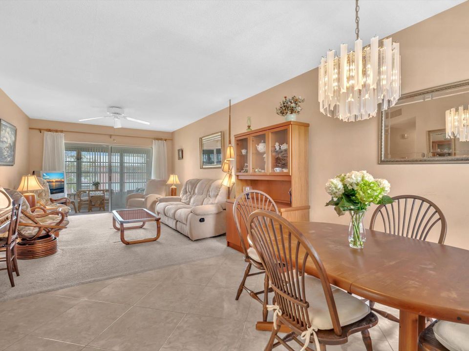 合同活跃: $115,000 (1 贝兹, 1 浴室, 727 平方英尺)