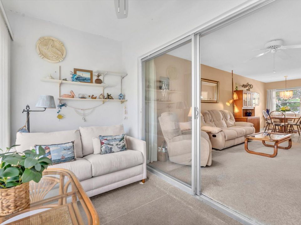 合同活跃: $115,000 (1 贝兹, 1 浴室, 727 平方英尺)