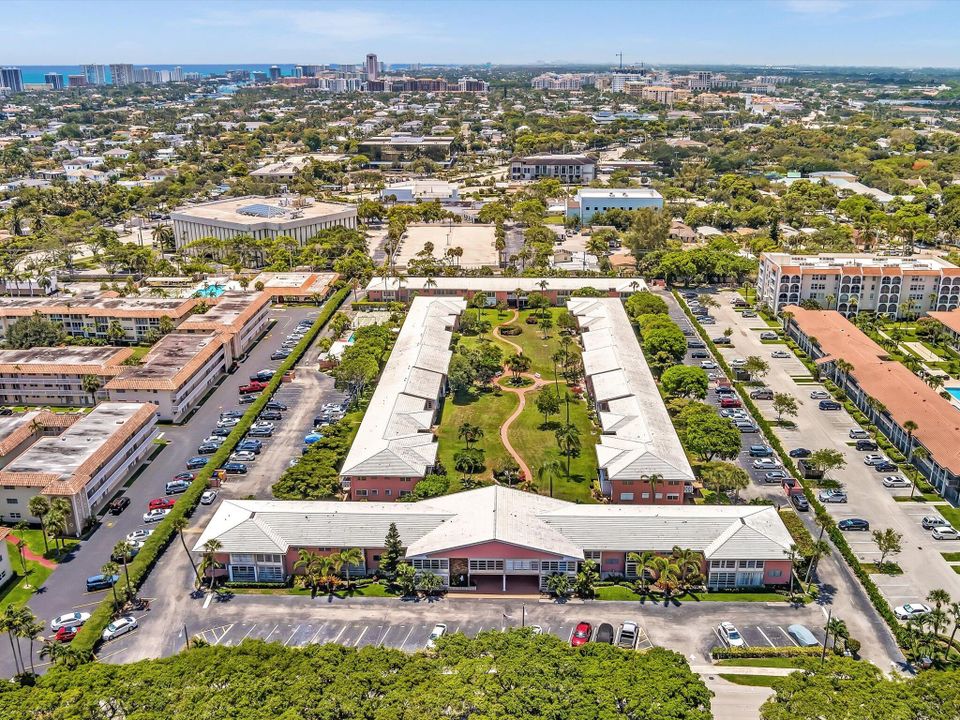 合同活跃: $115,000 (1 贝兹, 1 浴室, 727 平方英尺)