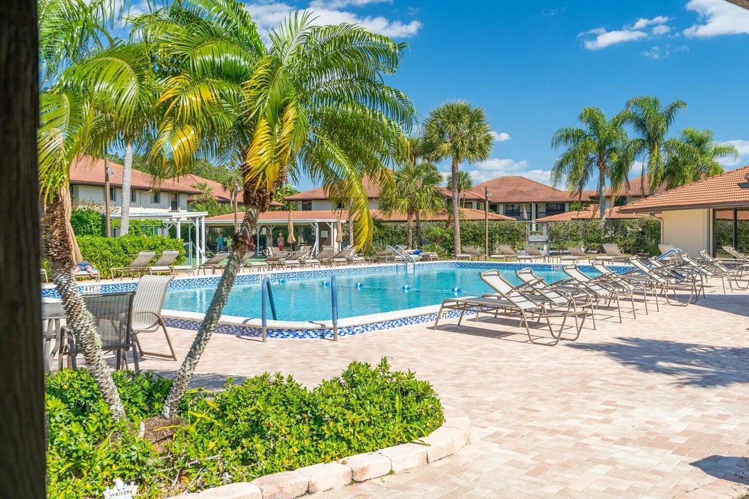 Под контрактом: $249,000 (2 спален, 2 ванн, 1188 Квадратных фут)