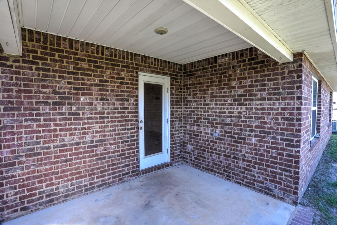 For Sale: $235,000 (4 beds, 2 baths, 1846 Square Feet)