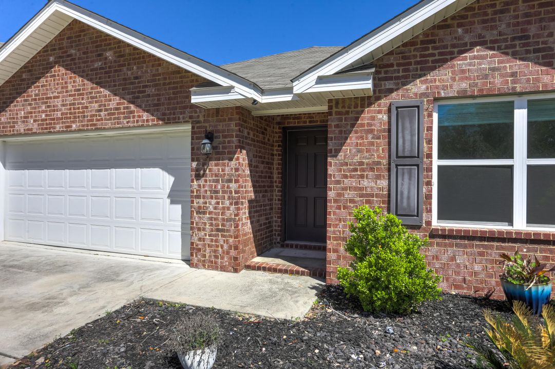 For Sale: $235,000 (4 beds, 2 baths, 1846 Square Feet)
