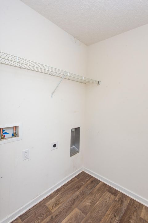 For Sale: $235,000 (4 beds, 2 baths, 1846 Square Feet)