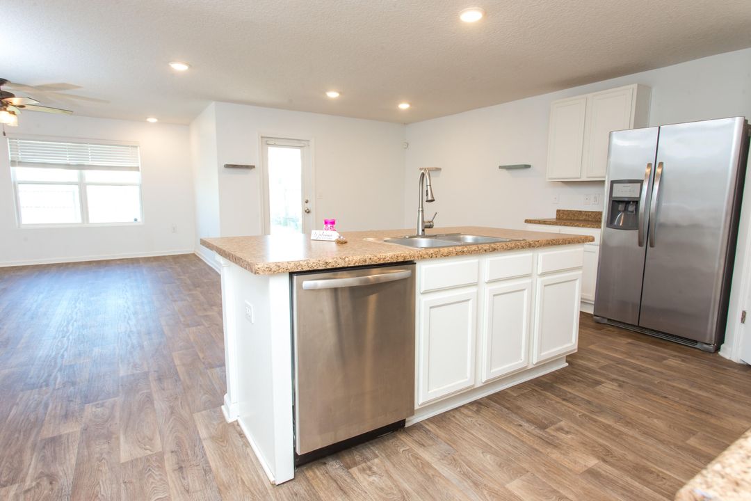 For Sale: $235,000 (4 beds, 2 baths, 1846 Square Feet)