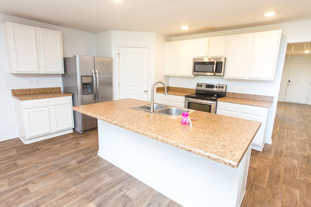 For Sale: $235,000 (4 beds, 2 baths, 1846 Square Feet)