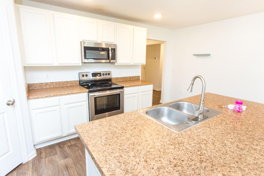 For Sale: $235,000 (4 beds, 2 baths, 1846 Square Feet)