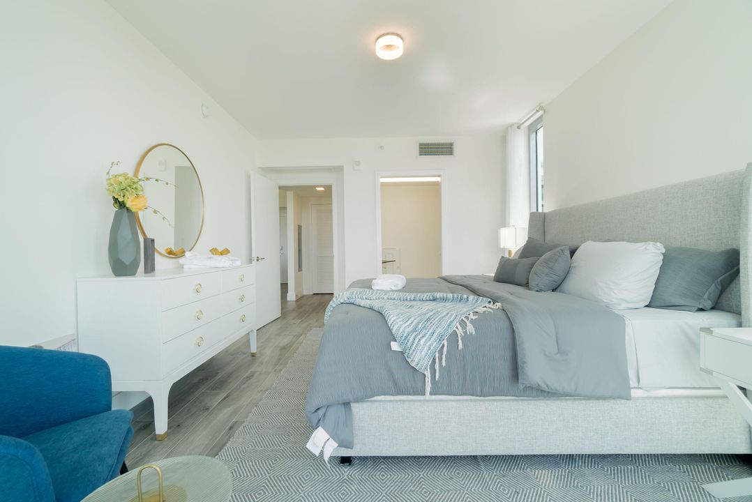 For Rent: $6,500 (1 beds, 1 baths, 710 Square Feet)