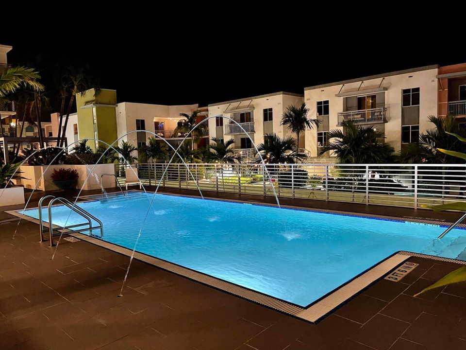 For Rent: $6,500 (1 beds, 1 baths, 710 Square Feet)