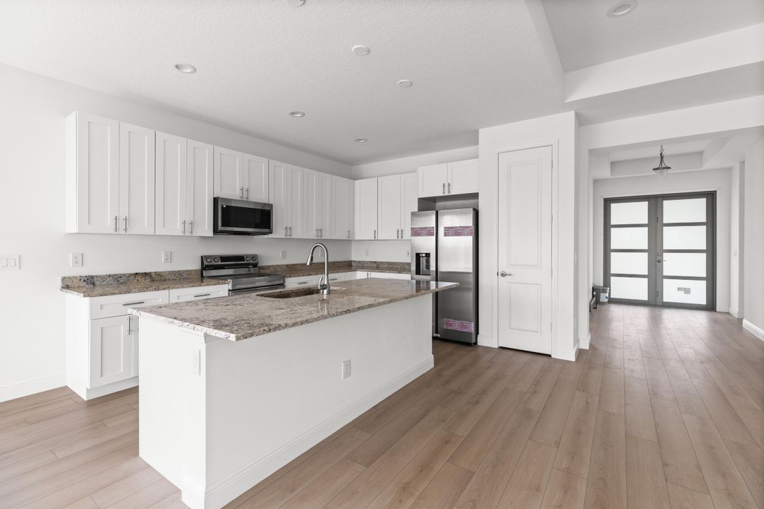 На продажу: $524,900 (4 спален, 2 ванн, 2111 Квадратных фут)