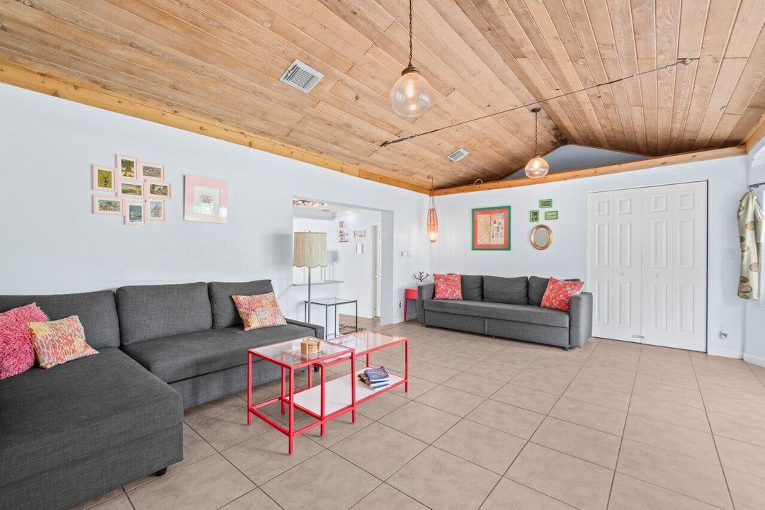 Active With Contract: $519,000 (2 beds, 2 baths, 1544 Square Feet)