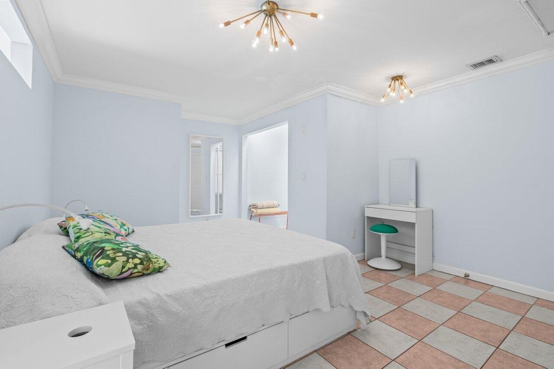 Active With Contract: $519,000 (2 beds, 2 baths, 1544 Square Feet)