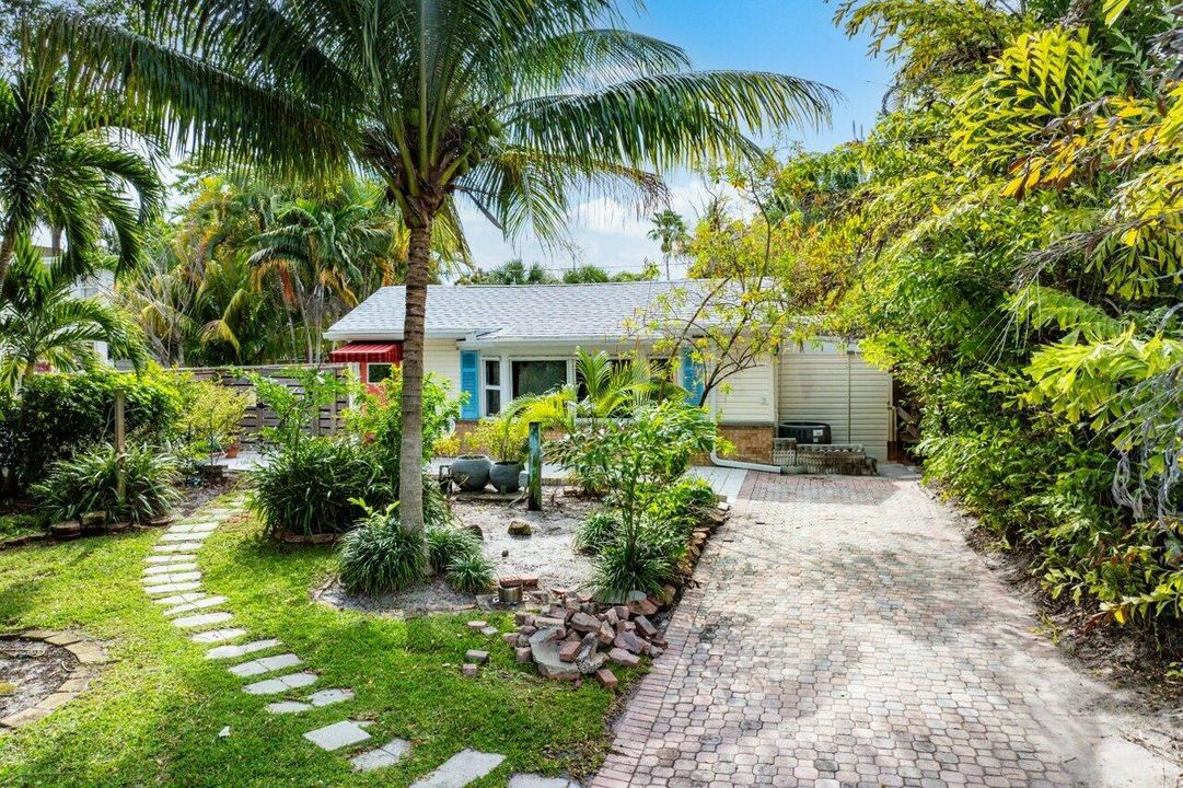 Active With Contract: $519,000 (2 beds, 2 baths, 1544 Square Feet)