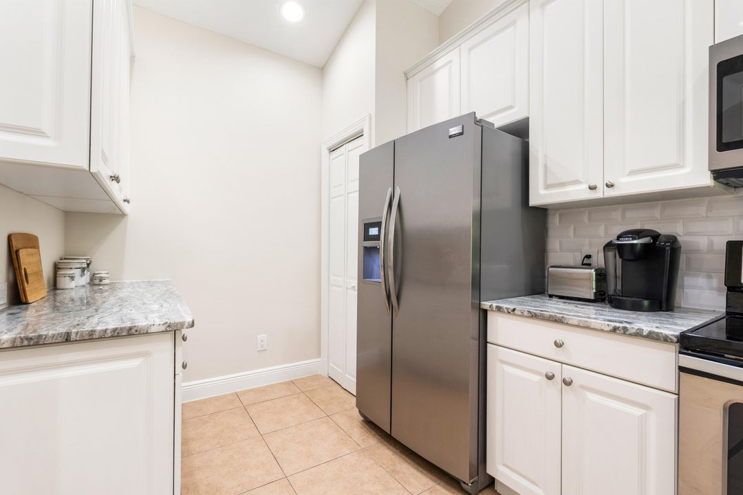 待售: $369,999 (2 贝兹, 2 浴室, 1235 平方英尺)