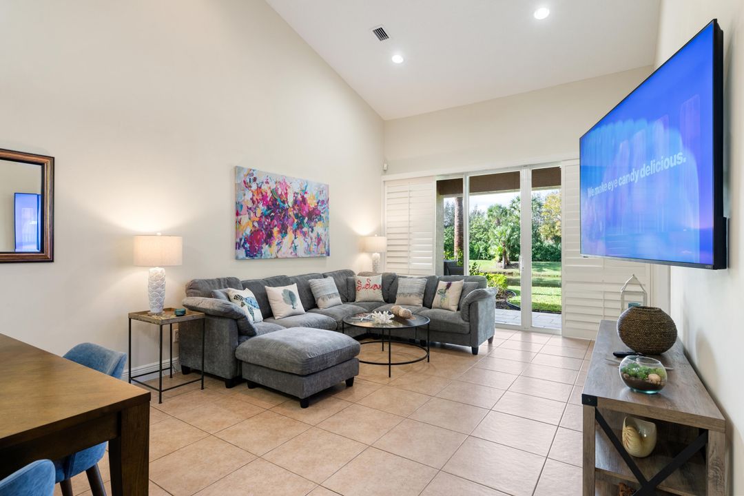 待售: $369,999 (2 贝兹, 2 浴室, 1235 平方英尺)