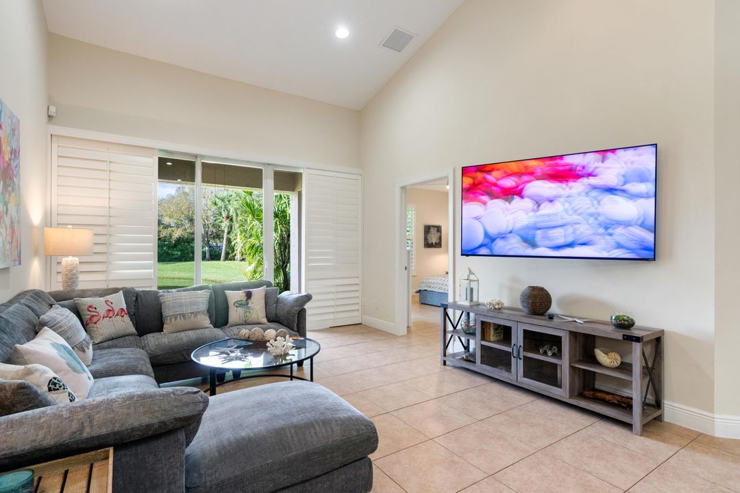 待售: $369,999 (2 贝兹, 2 浴室, 1235 平方英尺)