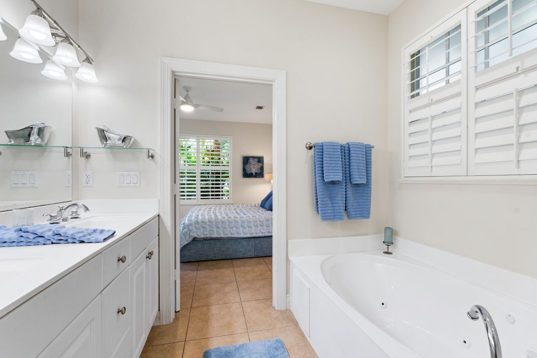 待售: $369,999 (2 贝兹, 2 浴室, 1235 平方英尺)