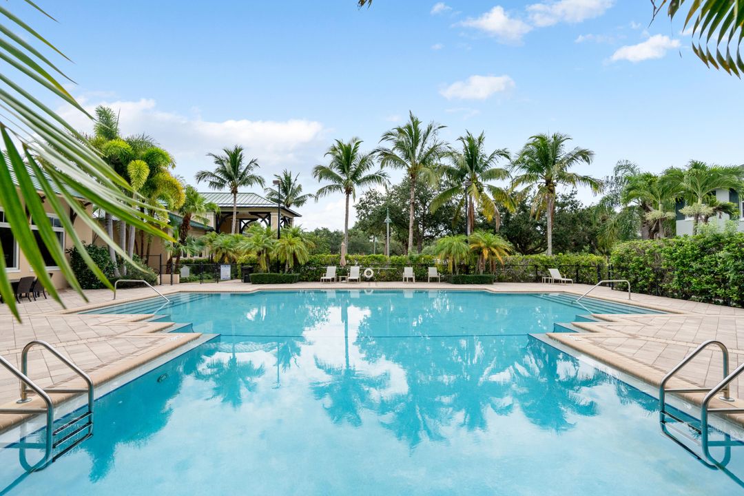 待售: $369,999 (2 贝兹, 2 浴室, 1235 平方英尺)