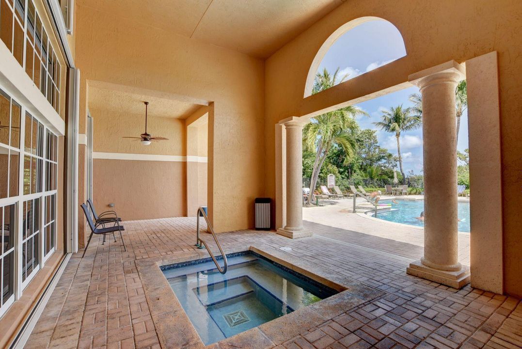 For Sale: $325,000 (3 beds, 2 baths, 1298 Square Feet)