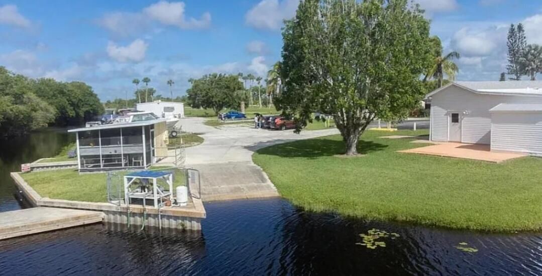 For Sale: $130,000 (2 beds, 1 baths, 799 Square Feet)