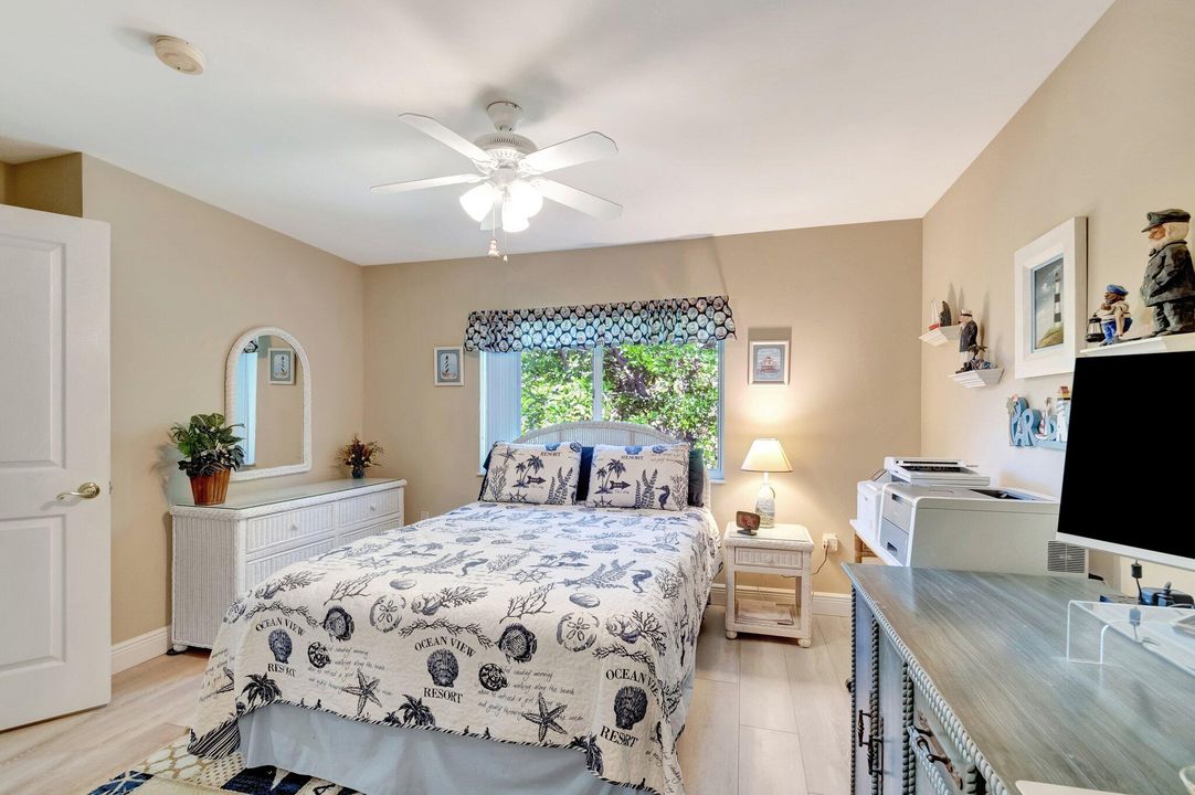 For Sale: $325,000 (3 beds, 2 baths, 1298 Square Feet)