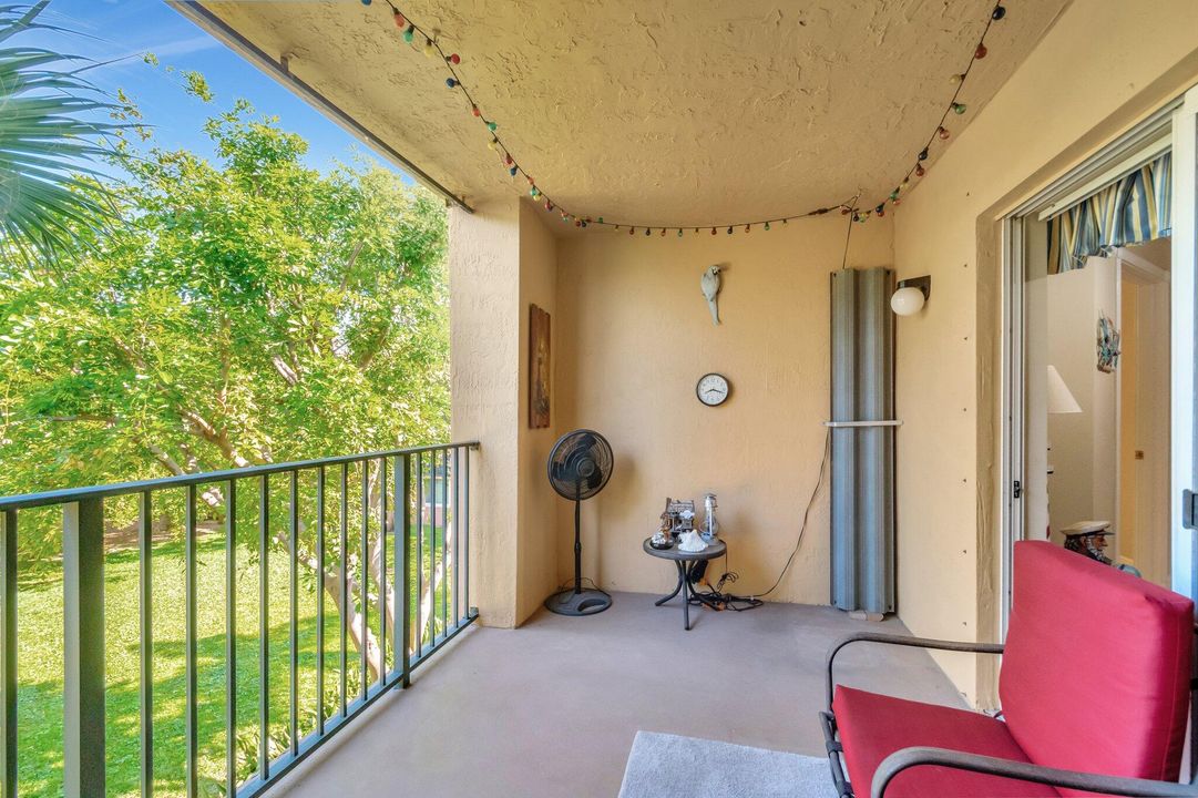 For Sale: $325,000 (3 beds, 2 baths, 1298 Square Feet)