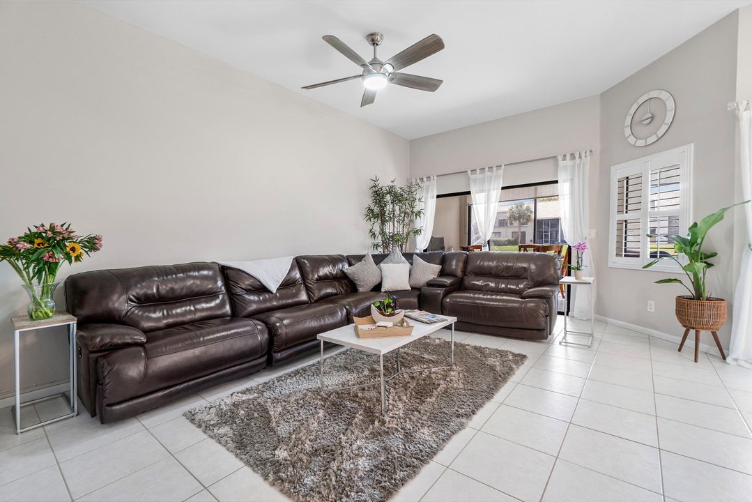 En Venta: $448,500 (3 camas, 2 baños, 1934 Pies cuadrados)