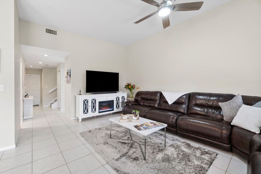 En Venta: $448,500 (3 camas, 2 baños, 1934 Pies cuadrados)