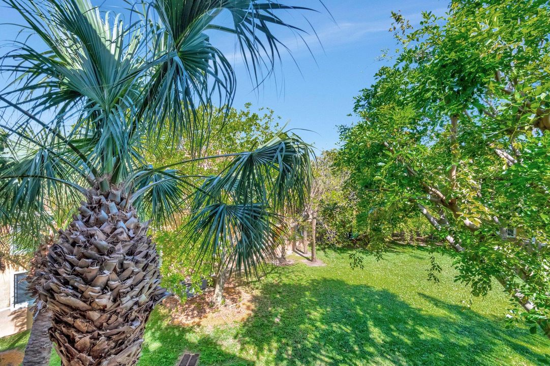 For Sale: $325,000 (3 beds, 2 baths, 1298 Square Feet)