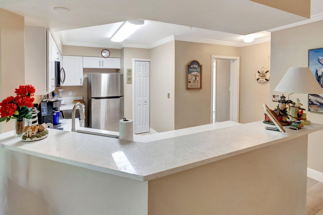 For Sale: $325,000 (3 beds, 2 baths, 1298 Square Feet)