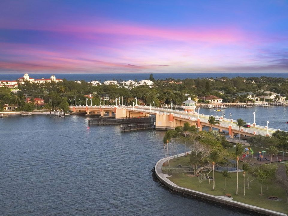 Под контрактом: $1,200,000 (3 спален, 3 ванн, 2317 Квадратных фут)