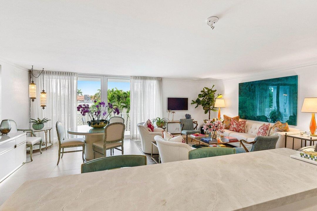 出租: $25,000 (2 贝兹, 2 浴室, 1183 平方英尺)