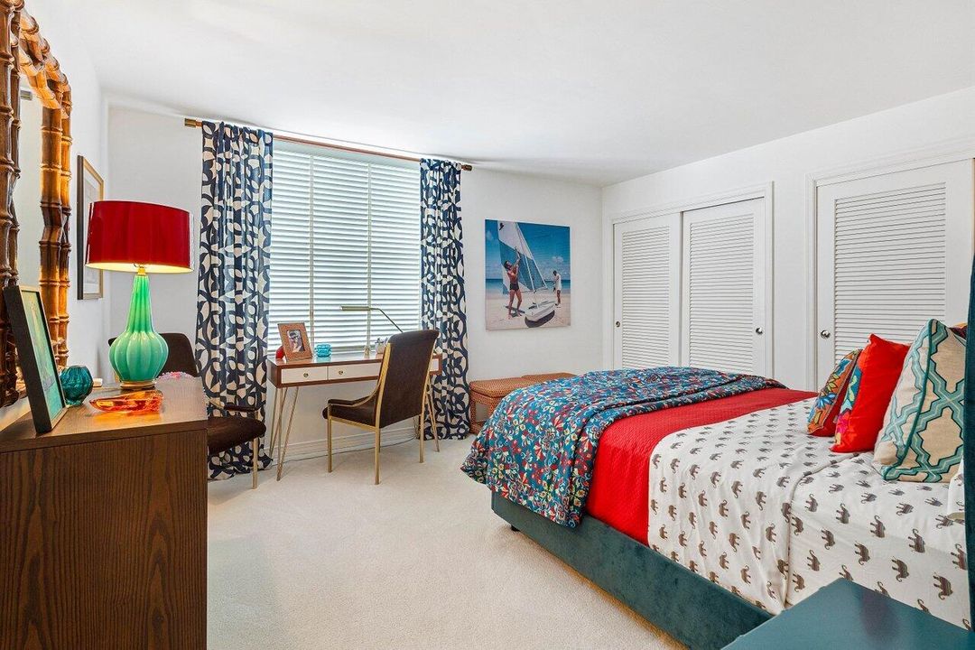 出租: $25,000 (2 贝兹, 2 浴室, 1183 平方英尺)