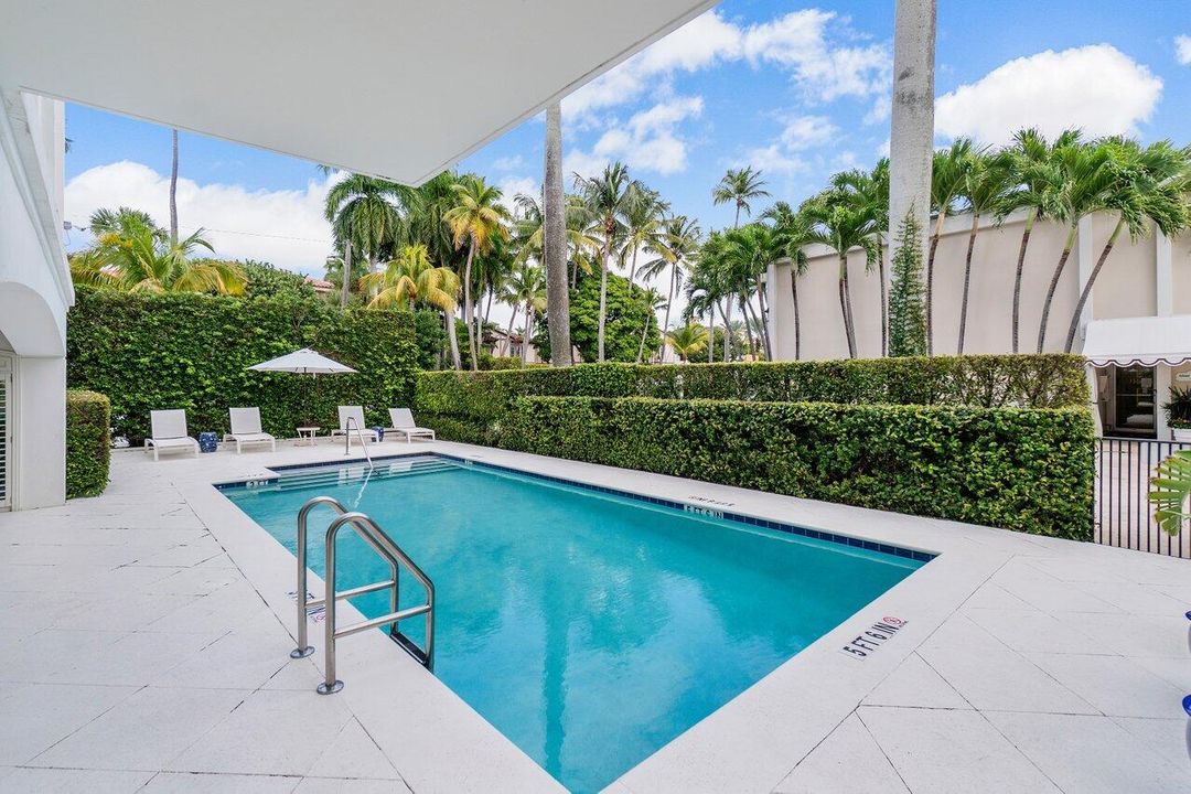 出租: $25,000 (2 贝兹, 2 浴室, 1183 平方英尺)