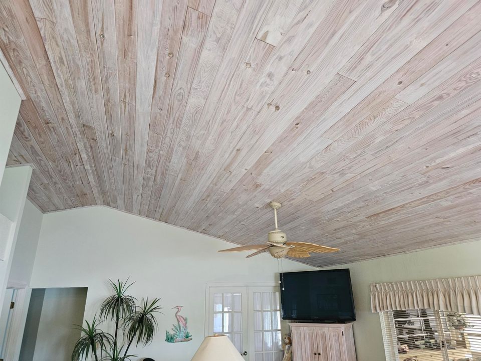 For Sale: $419,000 (2 beds, 2 baths, 2340 Square Feet)