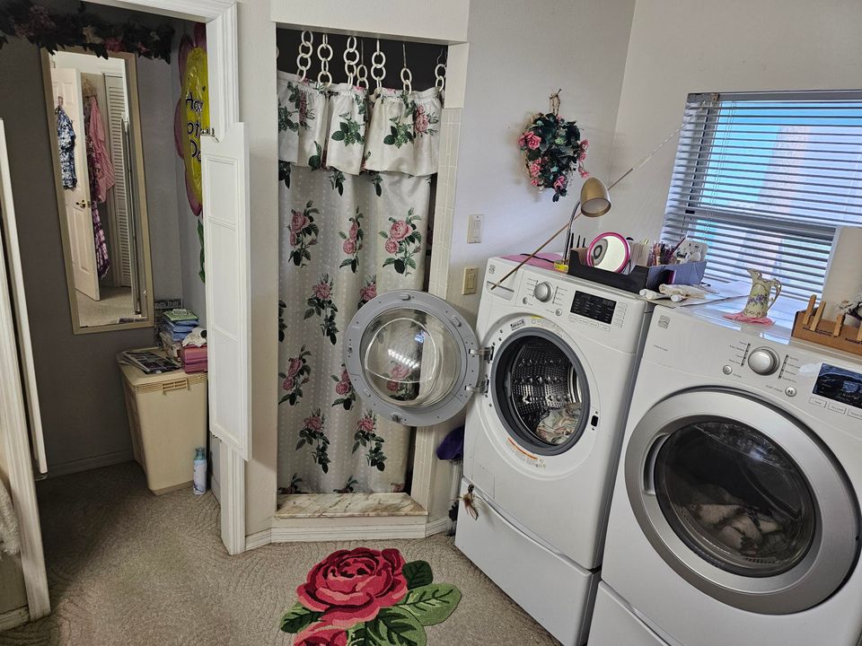 For Sale: $419,000 (2 beds, 2 baths, 2340 Square Feet)