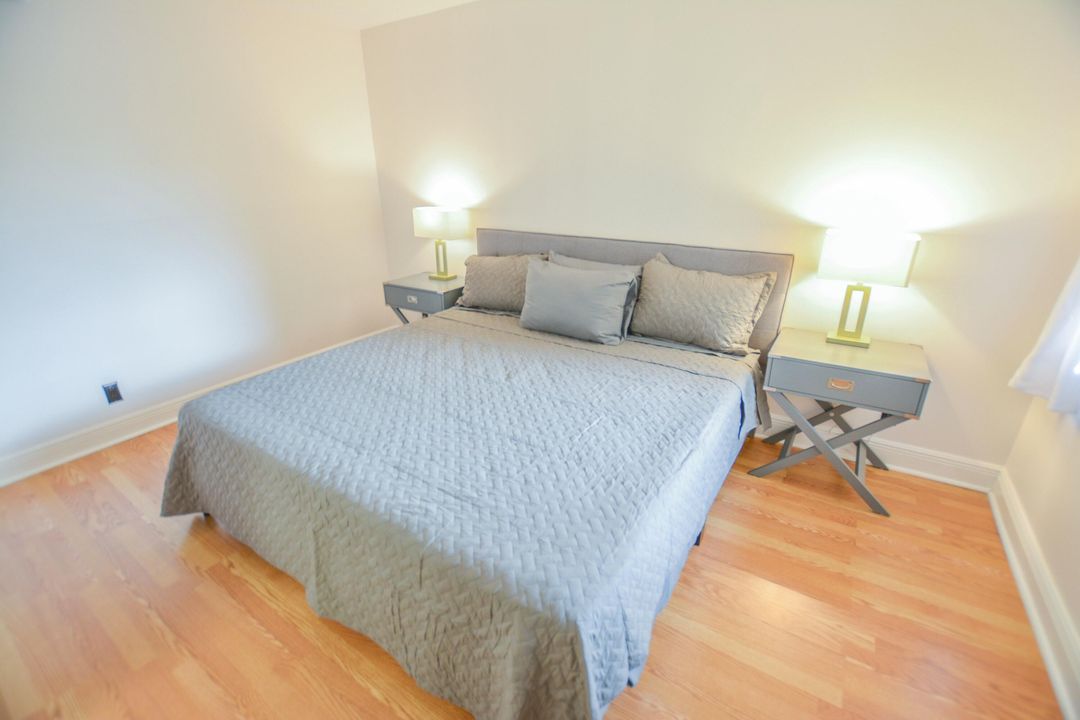 For Rent: $2,200 (1 beds, 1 baths, 860 Square Feet)