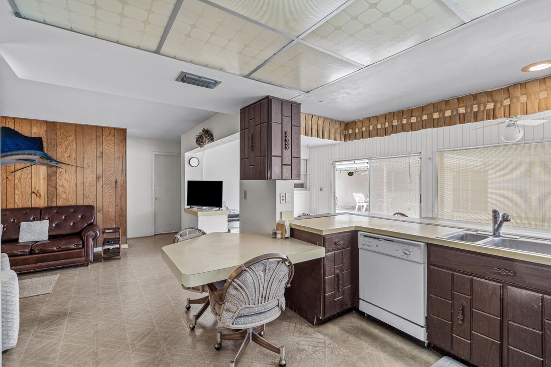 待售: $899,000 (0 贝兹, 0 浴室, 3954 平方英尺)