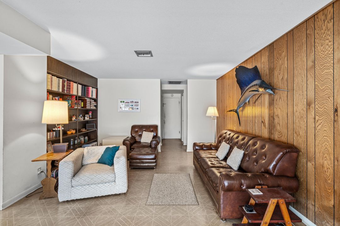 待售: $899,000 (0 贝兹, 0 浴室, 3954 平方英尺)