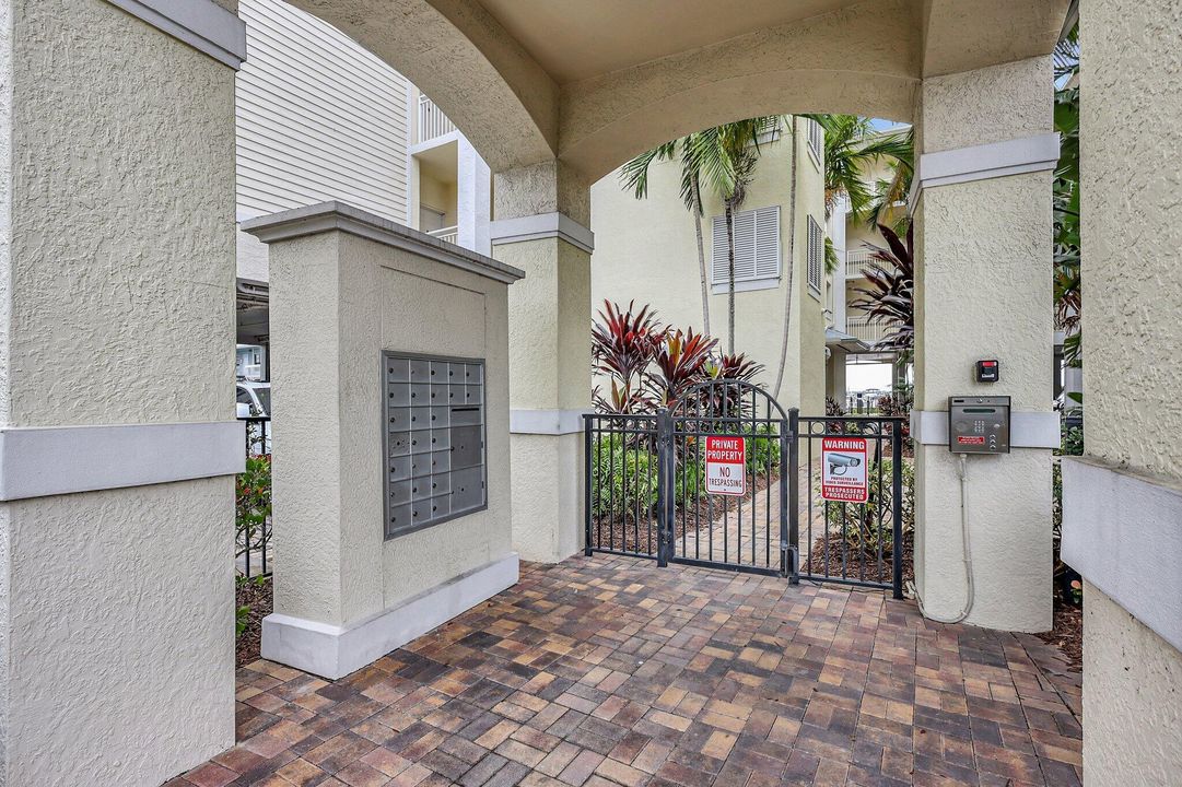 For Rent: $4,750 (2 beds, 2 baths, 1228 Square Feet)