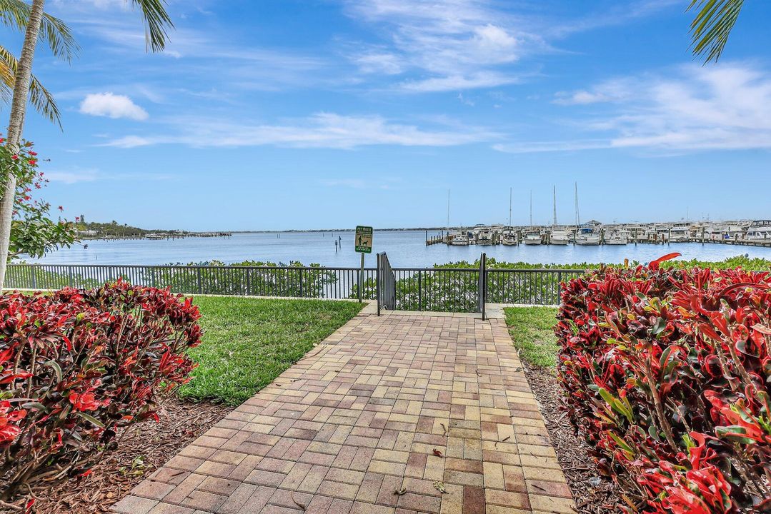 For Rent: $4,750 (2 beds, 2 baths, 1228 Square Feet)