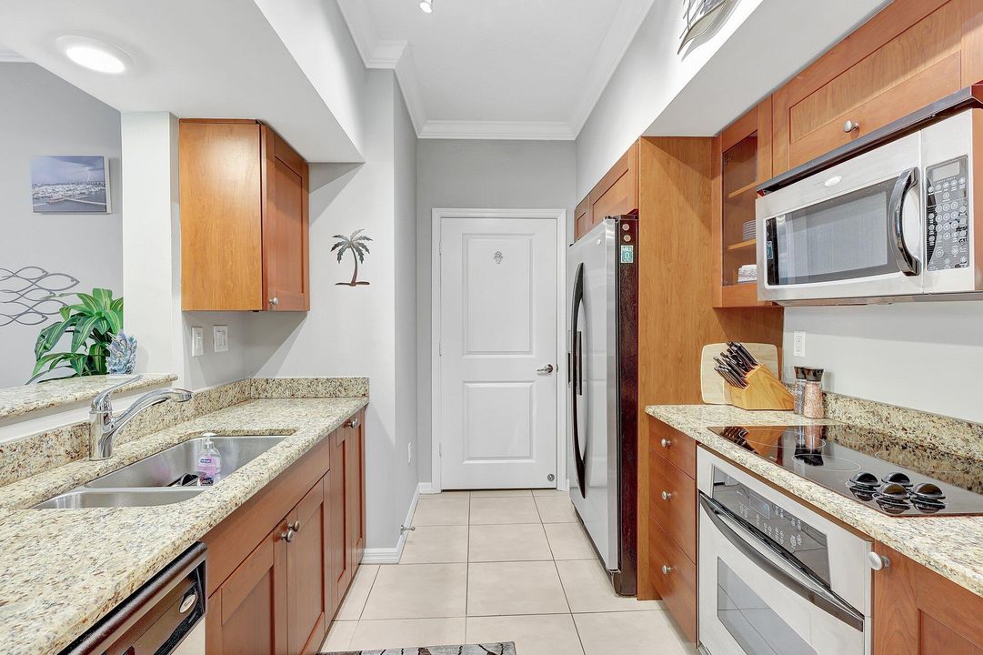 For Rent: $4,750 (2 beds, 2 baths, 1228 Square Feet)