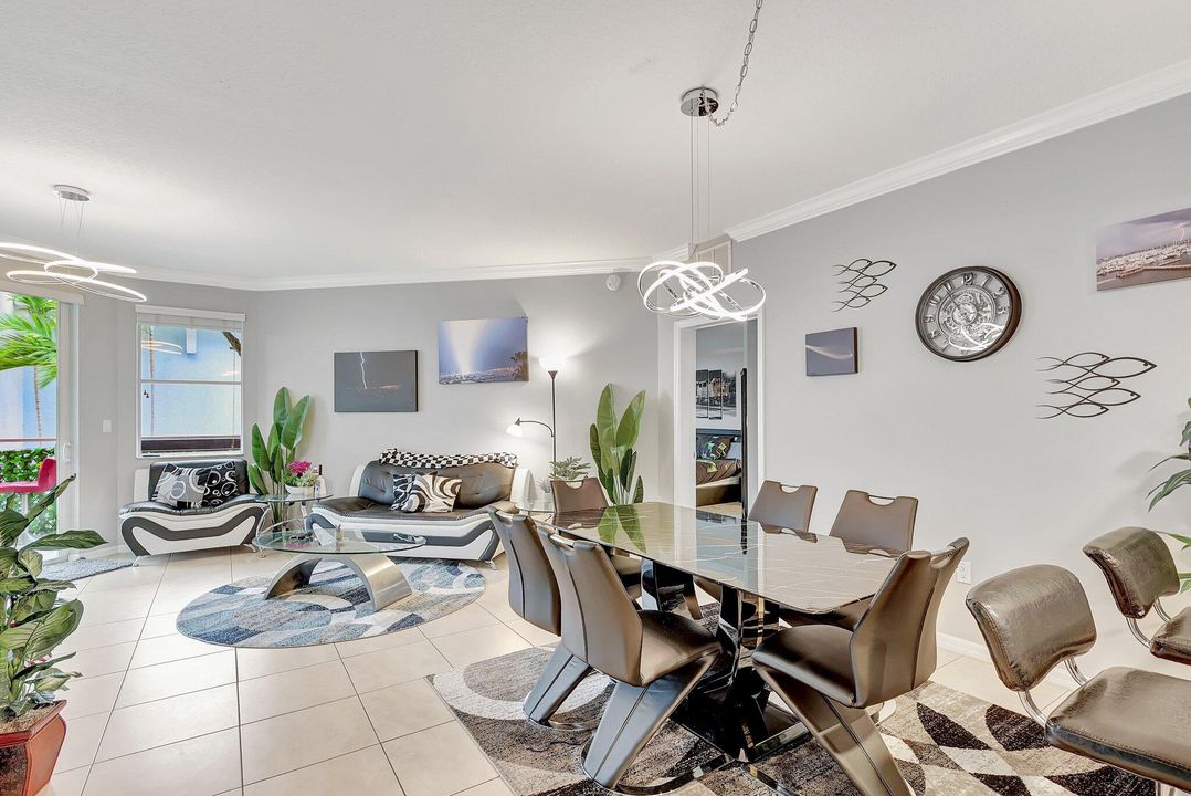 For Rent: $4,750 (2 beds, 2 baths, 1228 Square Feet)