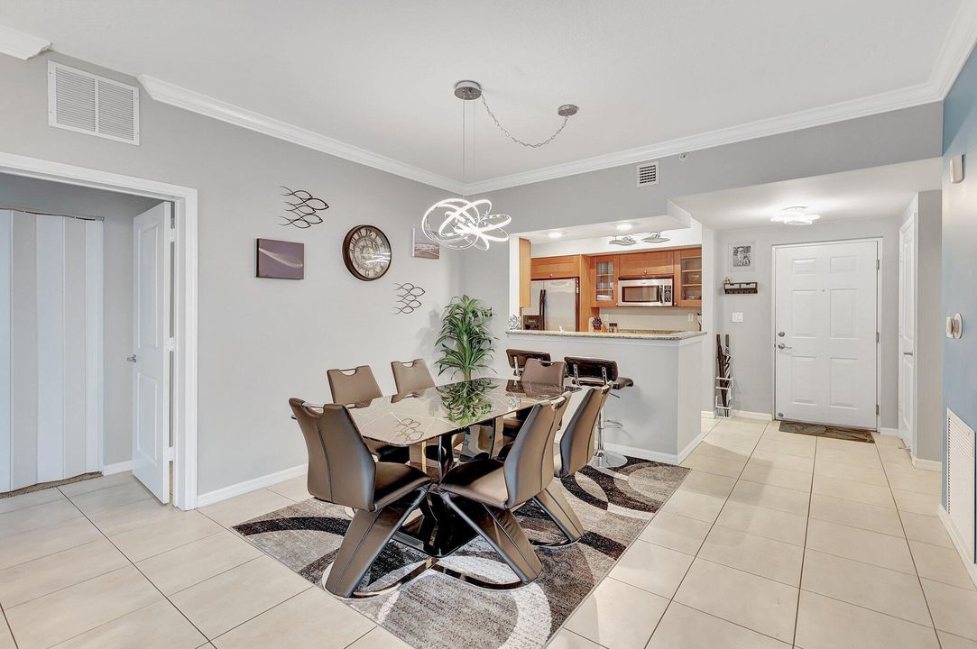 For Rent: $4,750 (2 beds, 2 baths, 1228 Square Feet)