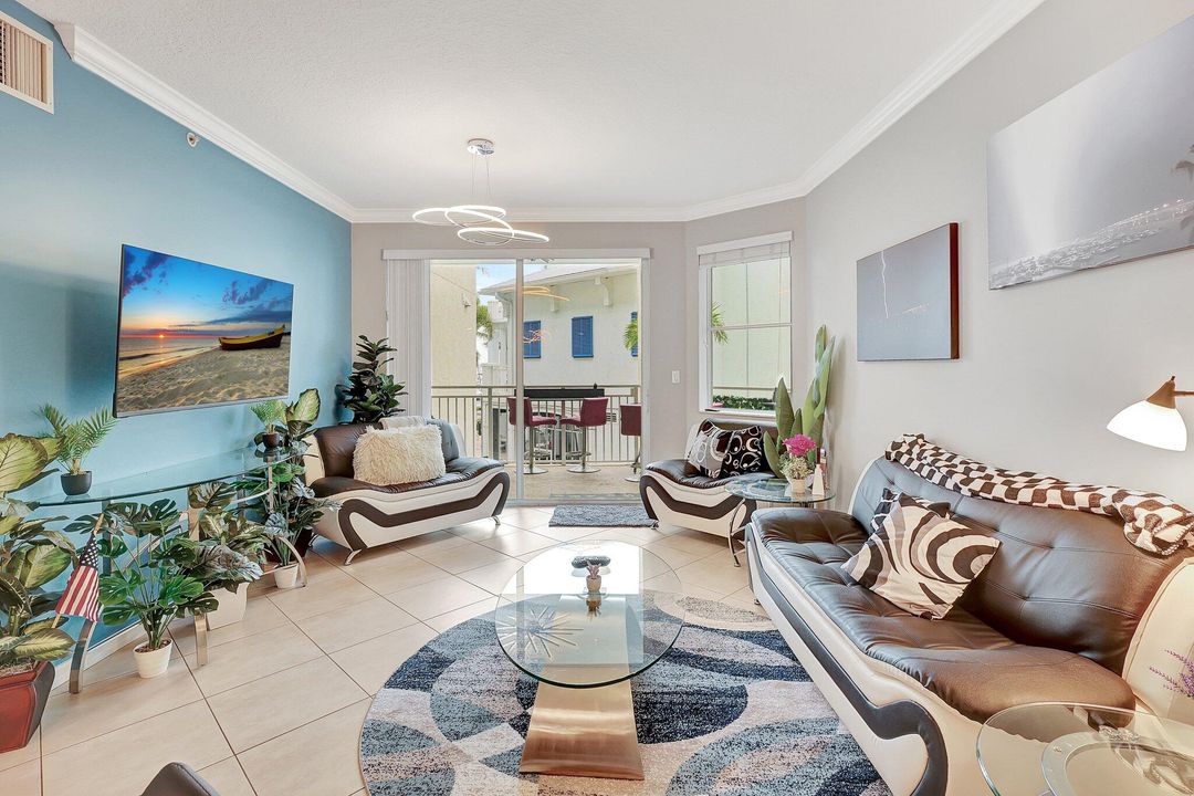 For Rent: $4,750 (2 beds, 2 baths, 1228 Square Feet)