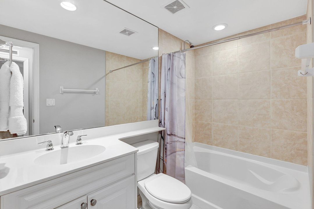 For Rent: $4,750 (2 beds, 2 baths, 1228 Square Feet)