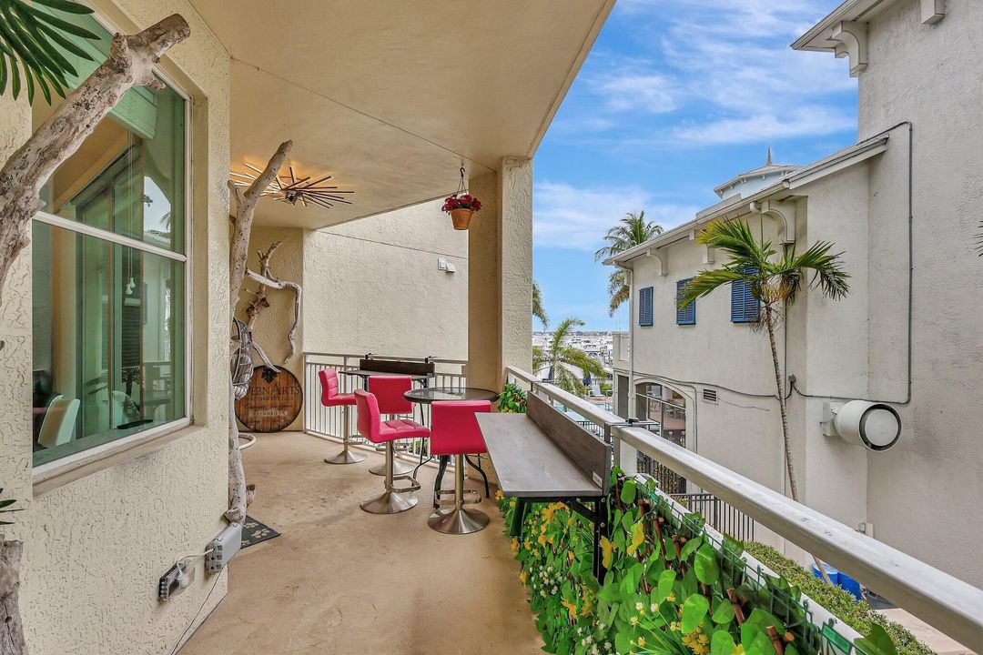 For Rent: $4,750 (2 beds, 2 baths, 1228 Square Feet)