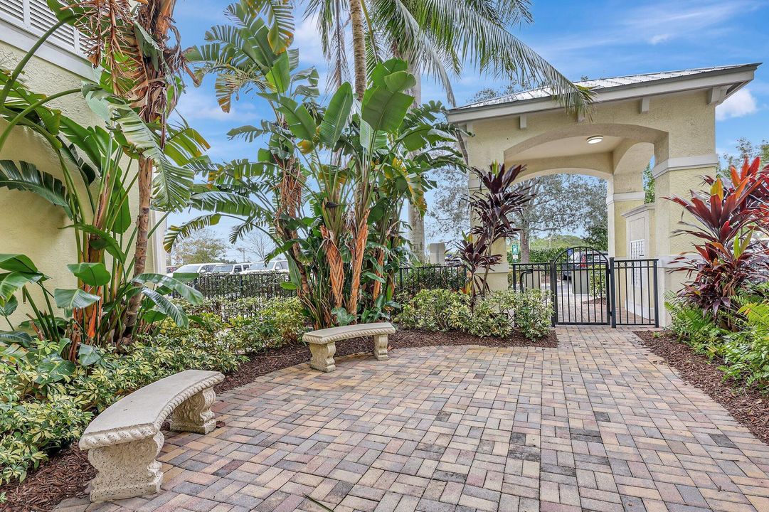 For Rent: $4,750 (2 beds, 2 baths, 1228 Square Feet)