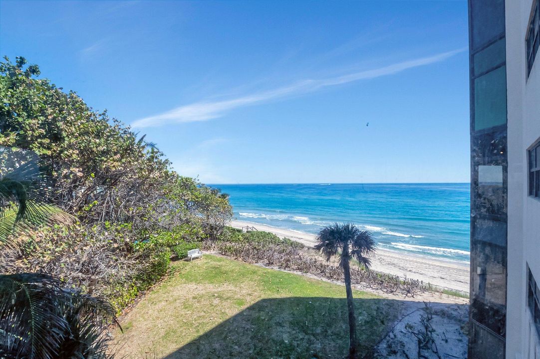 For Sale: $1,399,000 (3 beds, 3 baths, 2650 Square Feet)